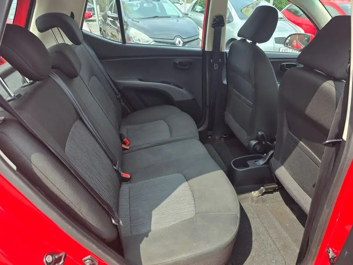 2013-hyundai-i10-12-active-auto-big-16