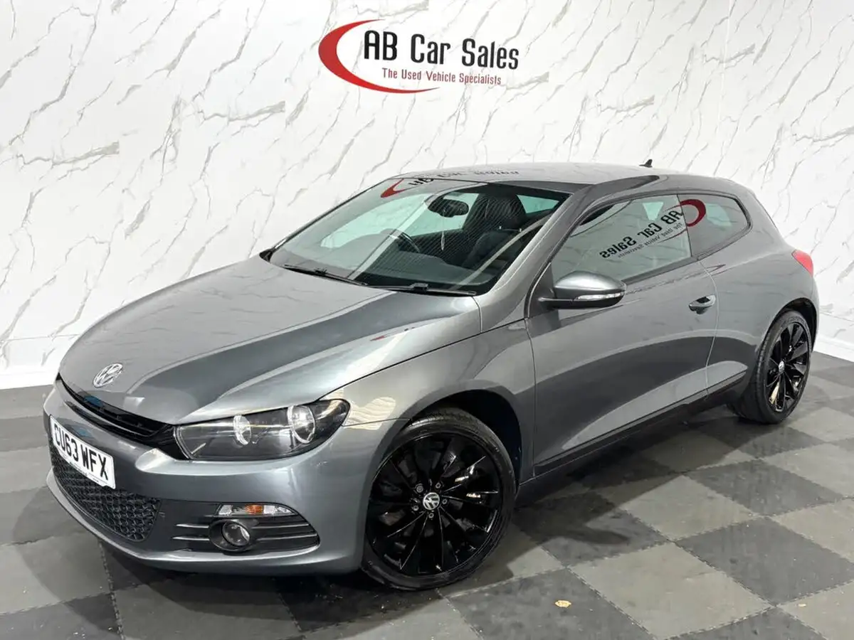 2013-volkswagen-scirocco-20tdi-gt-big-0