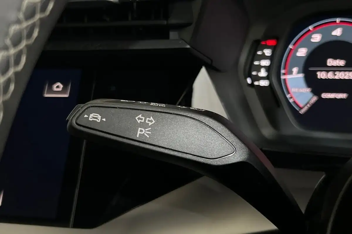 2023-audi-a3-15-35-tfsi-s-line-sportback-5d-big-21