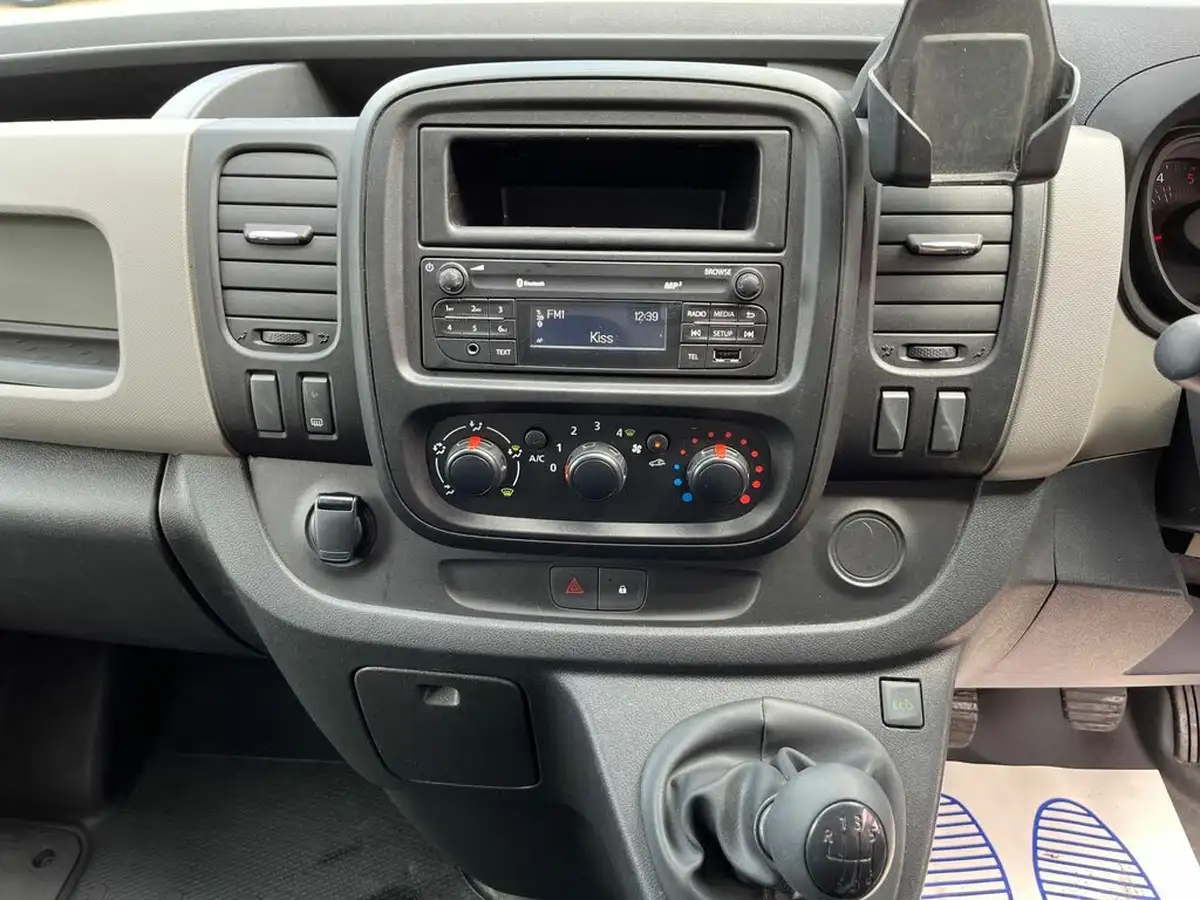 2019-renault-trafic-16dci-sl27-120-business-panel-big-9