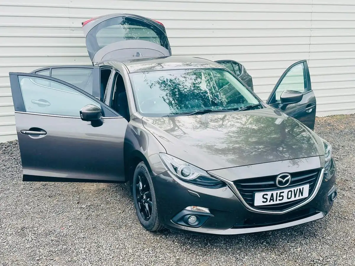 2015-mazda-mazda3-20-se-l-nav-hatchback-5d-big-20