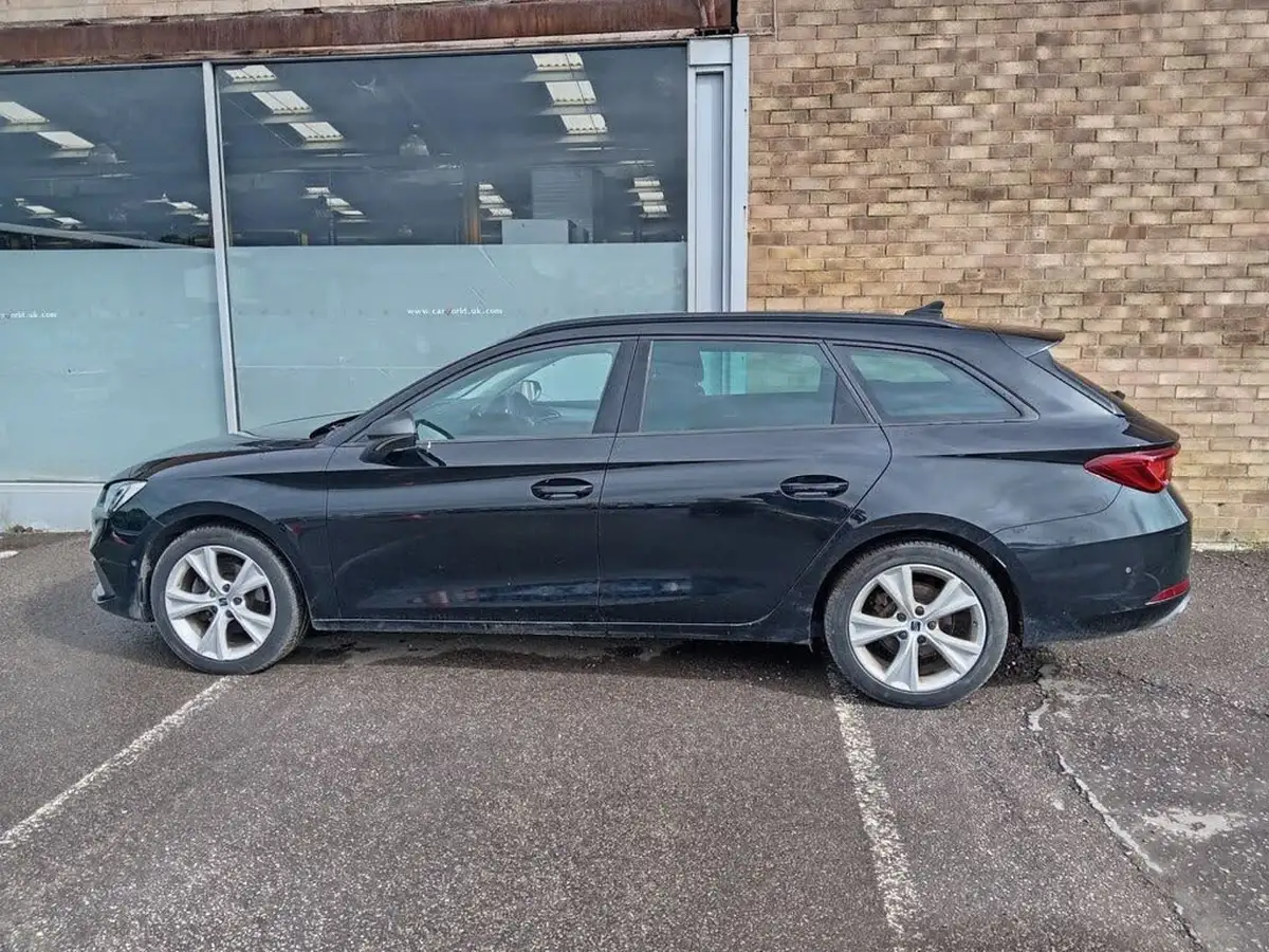 2021-seat-leon-15-etsi-fr-estate-big-1