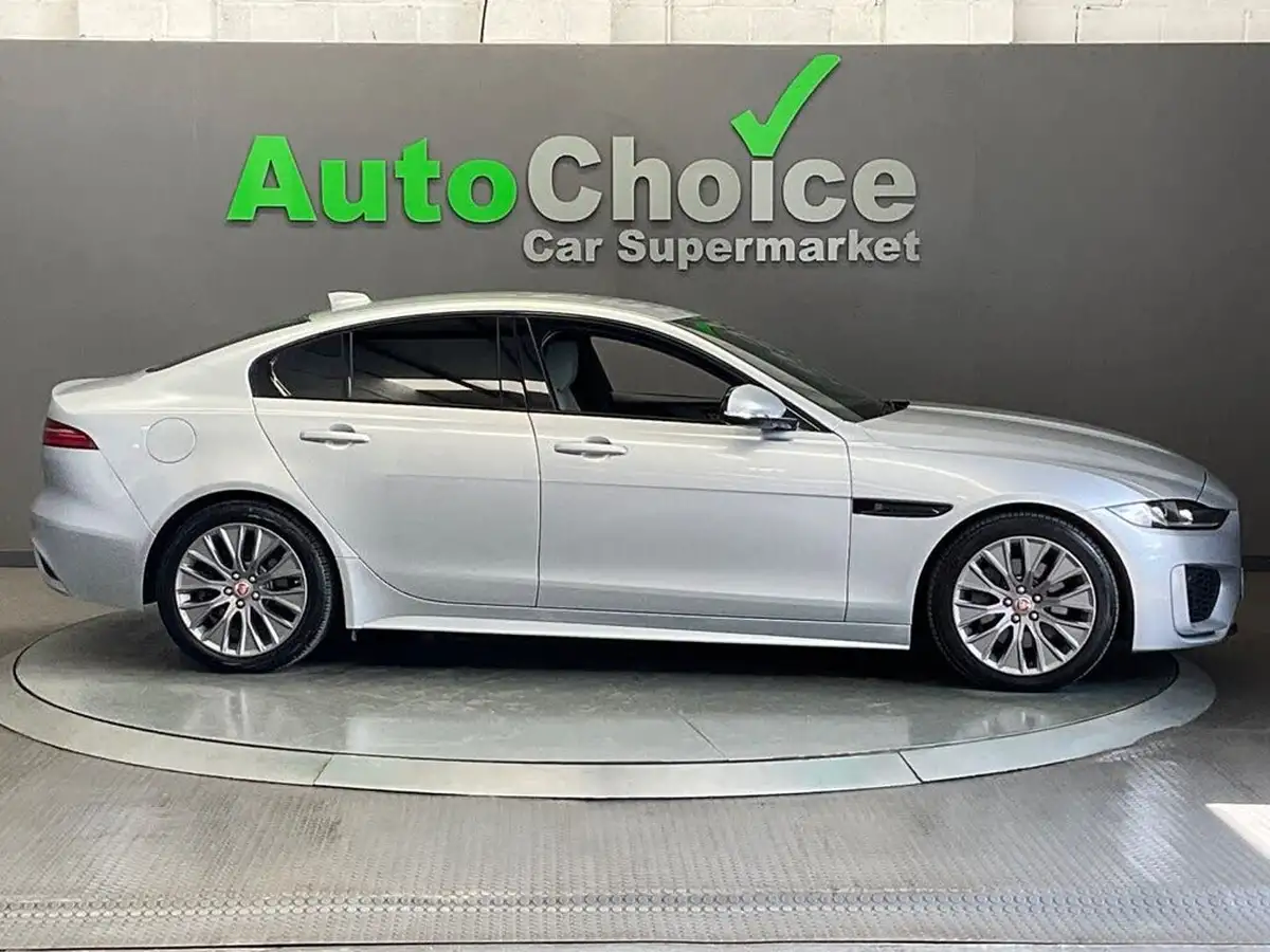 2019-jaguar-xe-20i-r-dynamic-s-250ps-big-19