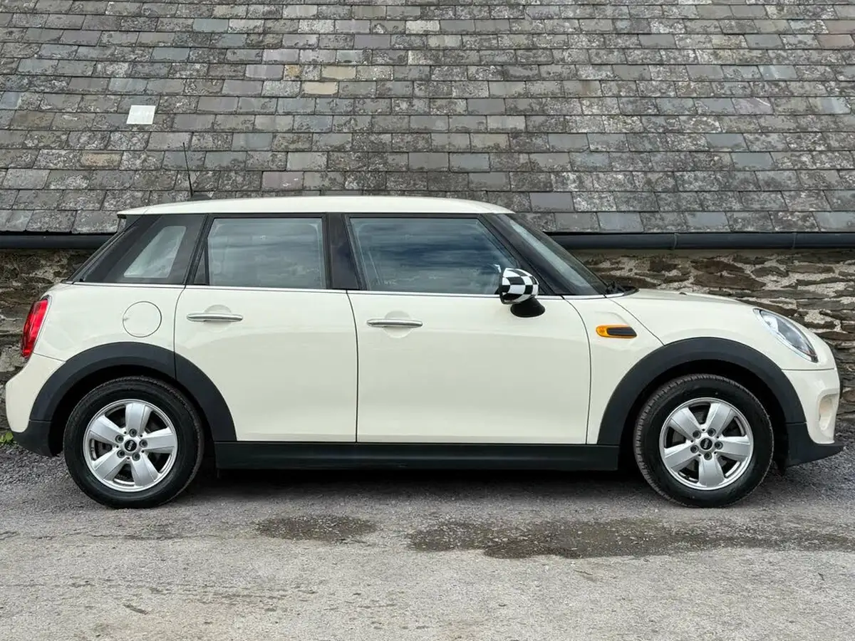 2015-mini-cooper-12-one-ss-5d-big-9