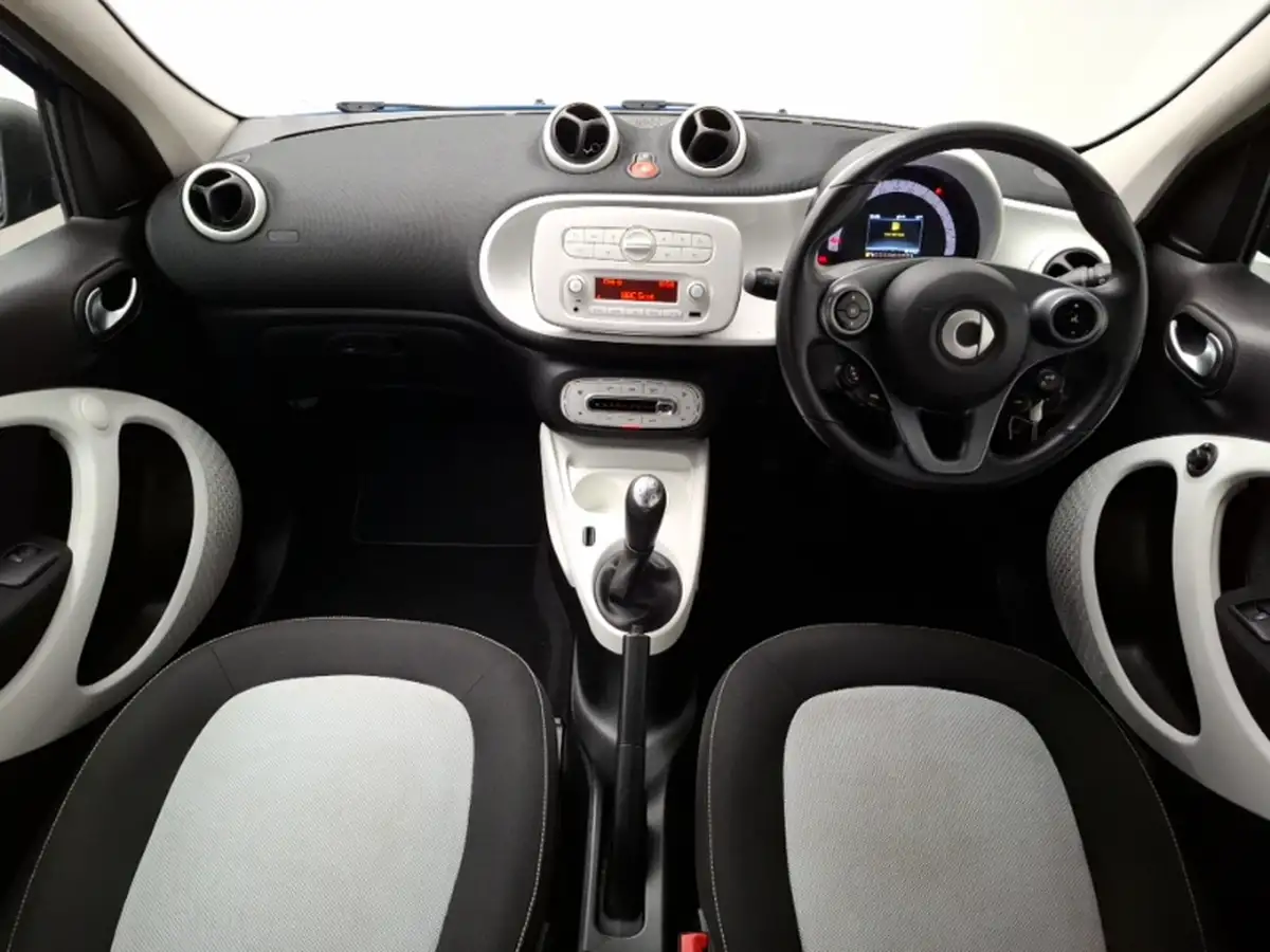 2024-mazda-mazda2-15-homura-big-2