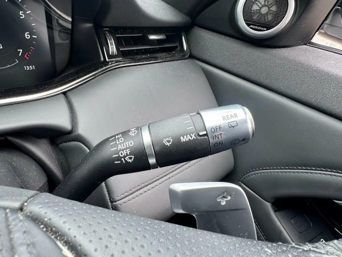 2021-land-rover-range-rover-evoque-15-p300e-r-dynamic-hse-big-24