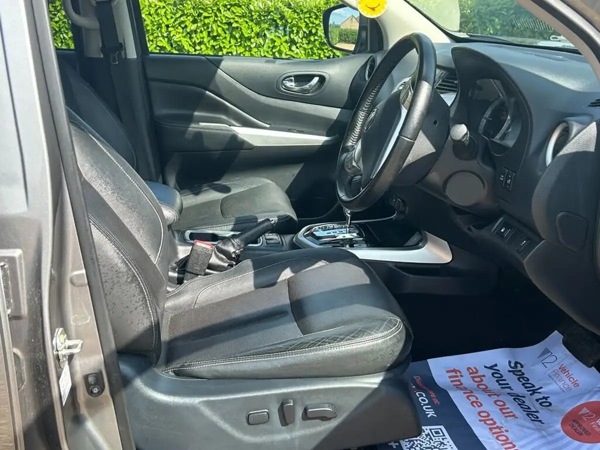 2019-nissan-navara-23dci-tt-tekna-8-navileather-auto-big-60
