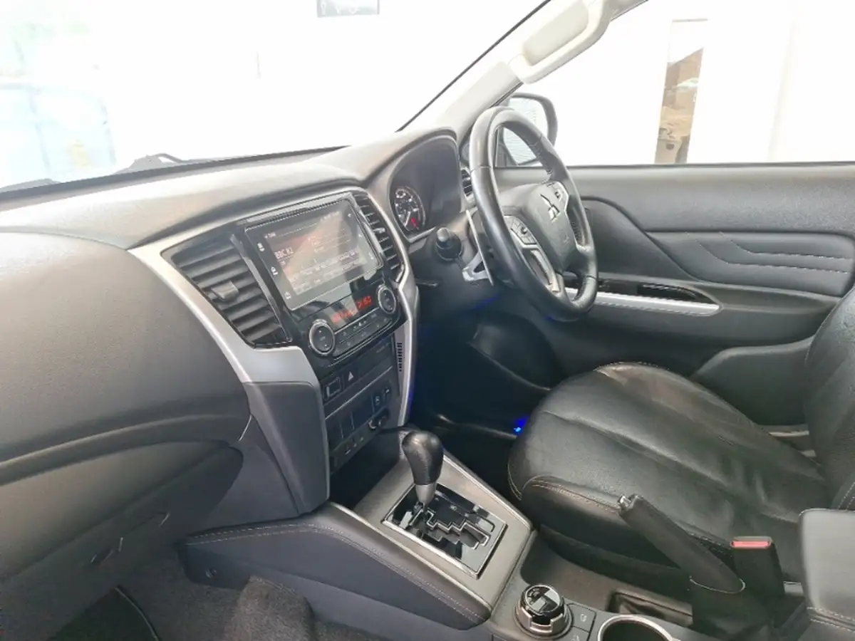 2021-mitsubishi-l200-22di-d-barbarian-auto-big-4