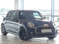2017 MINI Cooper 1.5 Cooper Seven (Chili) 3d
