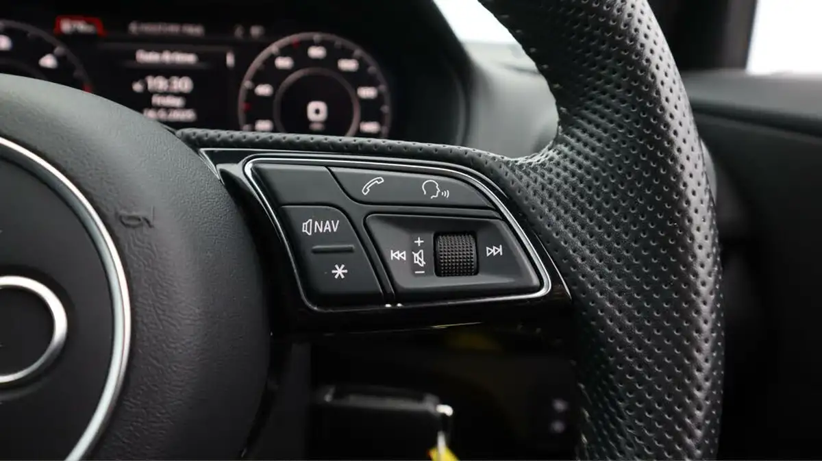 2019-audi-q2-16-30-tdi-black-edition-big-24