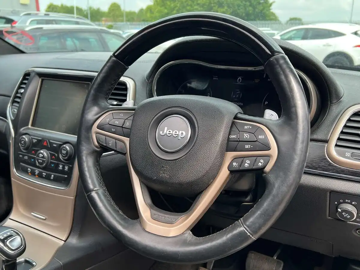 2016-jeep-grand-cherokee-30crd-summit-big-15