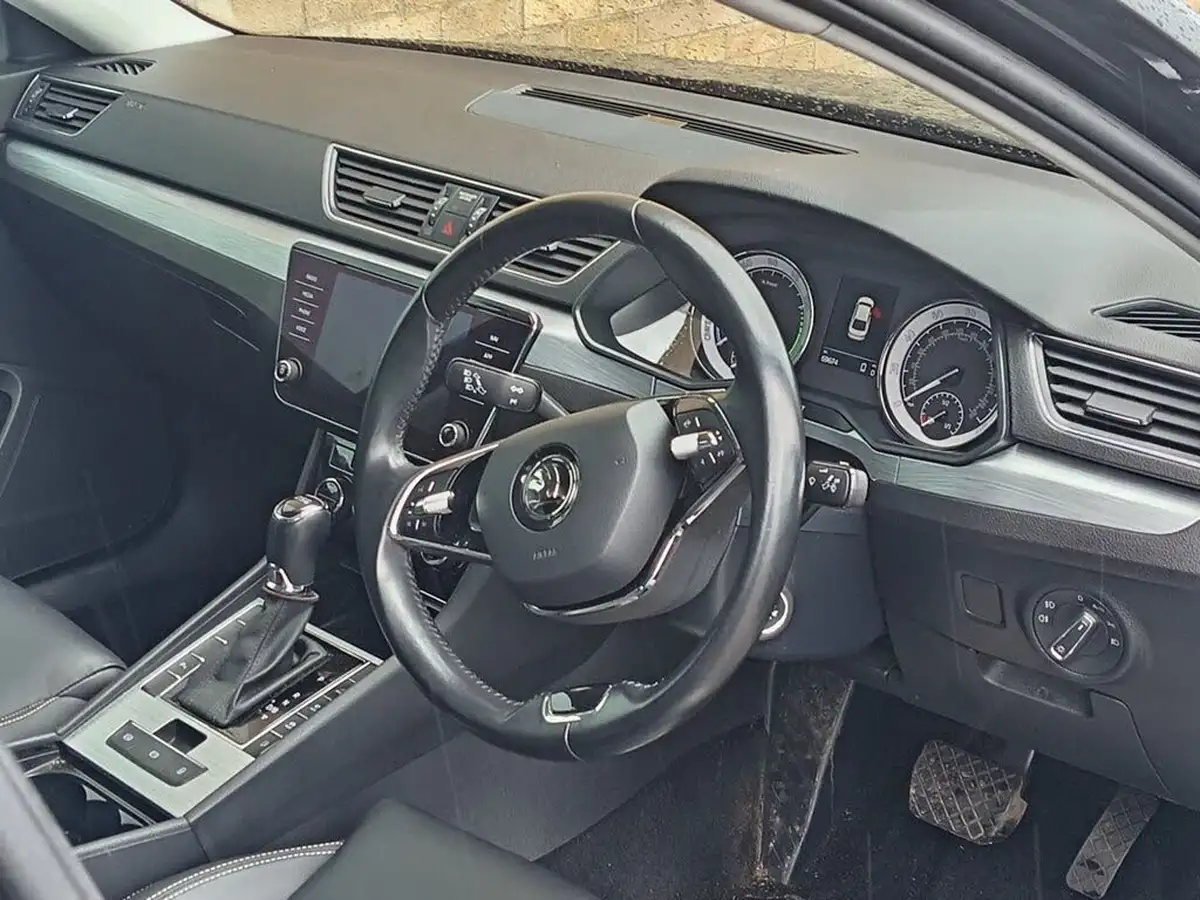 2020-skoda-superb-14-tsi-se-technology-hatchback-big-3