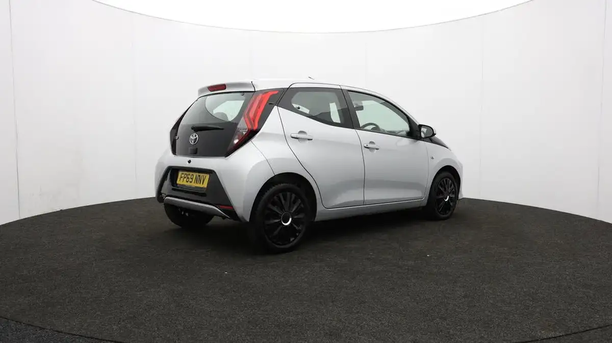 2019-toyota-aygo-10-vvt-i-x-play-big-27