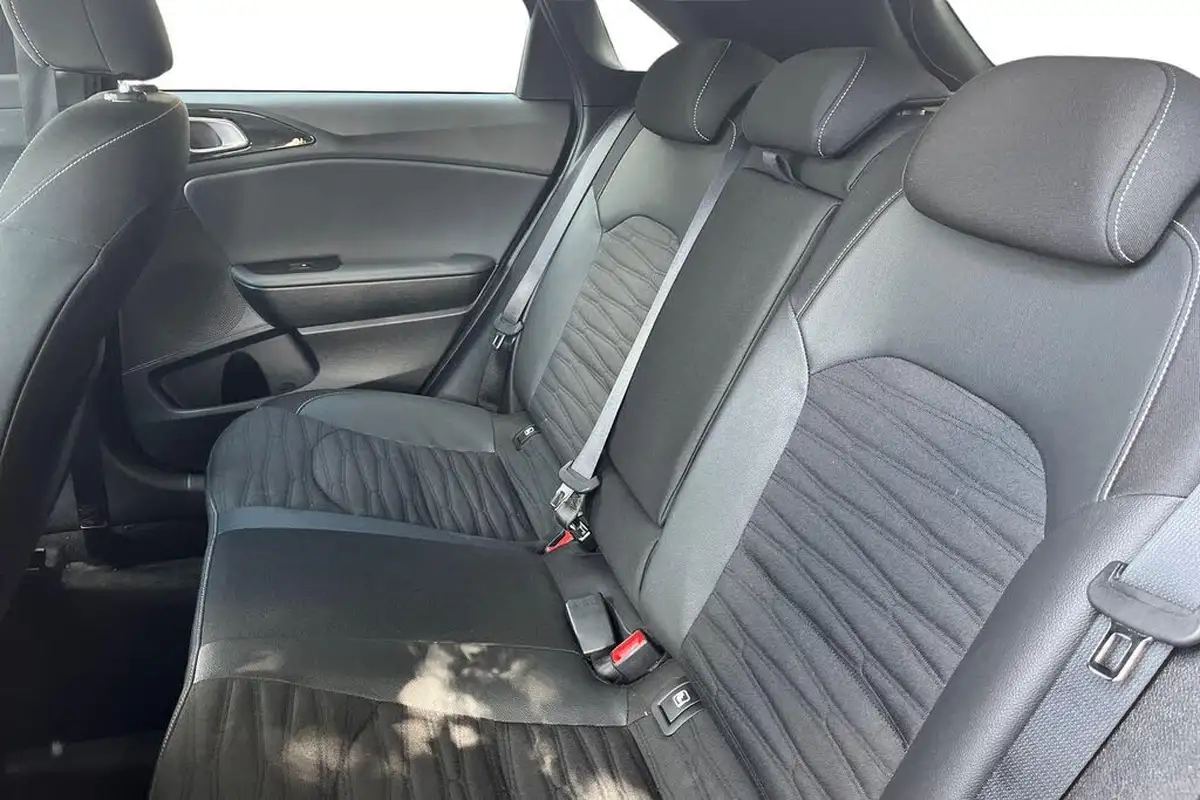 2024-kia-ceed-15-t-gdi-gt-line-138bhp-big-18