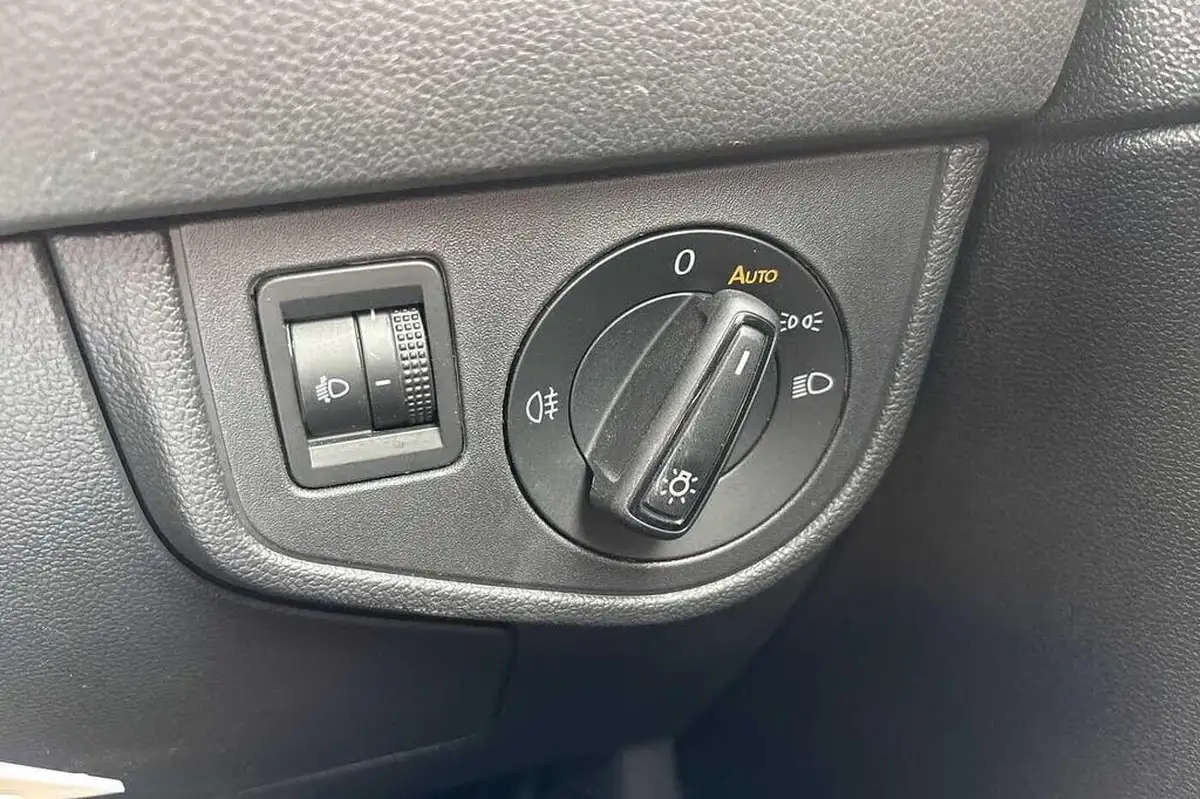 2022-volkswagen-polo-10-tsi-life-big-29