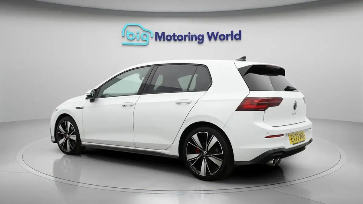 2023-volkswagen-golf-20tdi-gtd-big-5