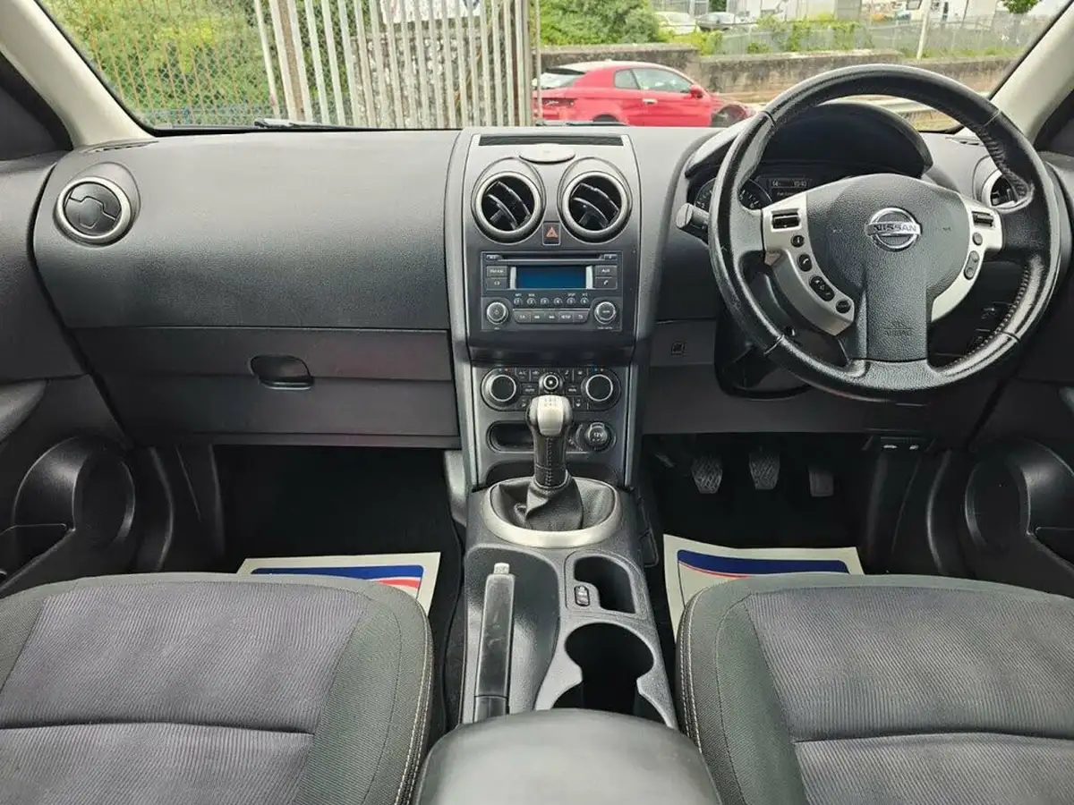2012-nissan-qashqai-16-acenta-big-14