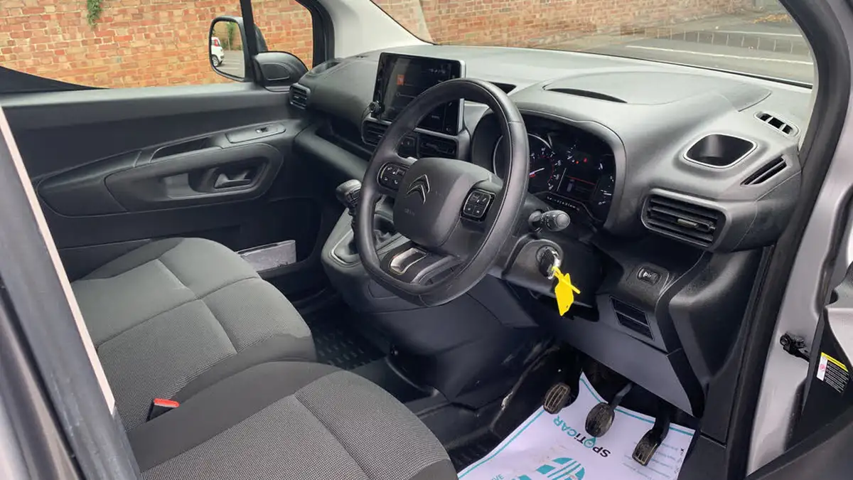 2024-citroen-berlingo-15-bluehdi-1000-driver-edition-100pseu6d-big-10