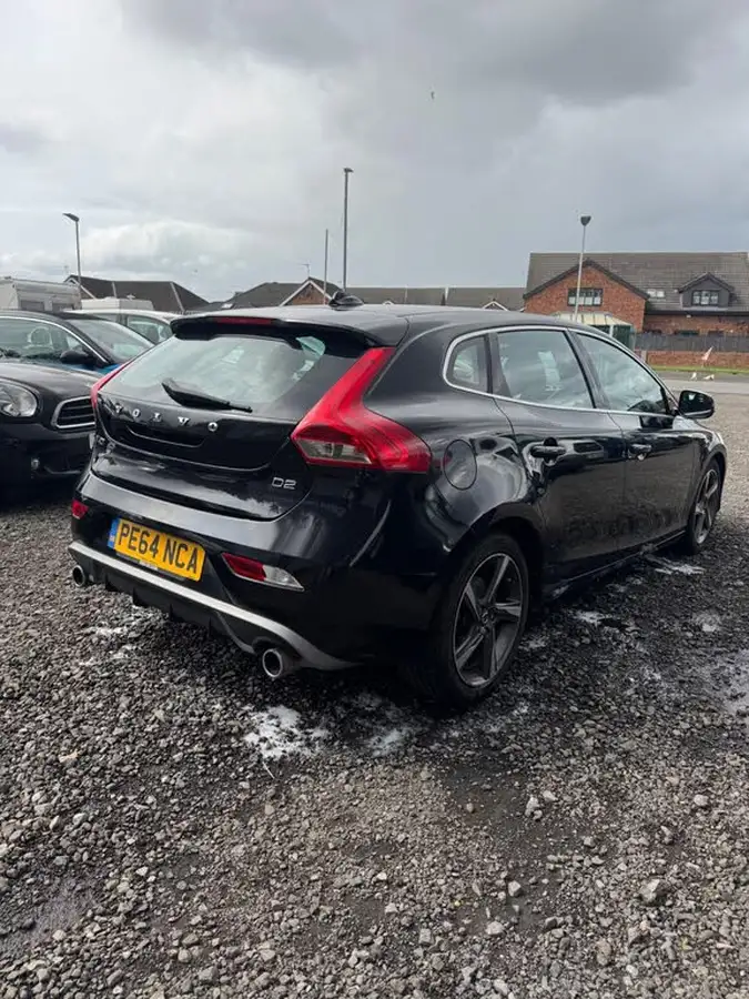 2014-volvo-v40-16td-d2-r-design-nav-big-6