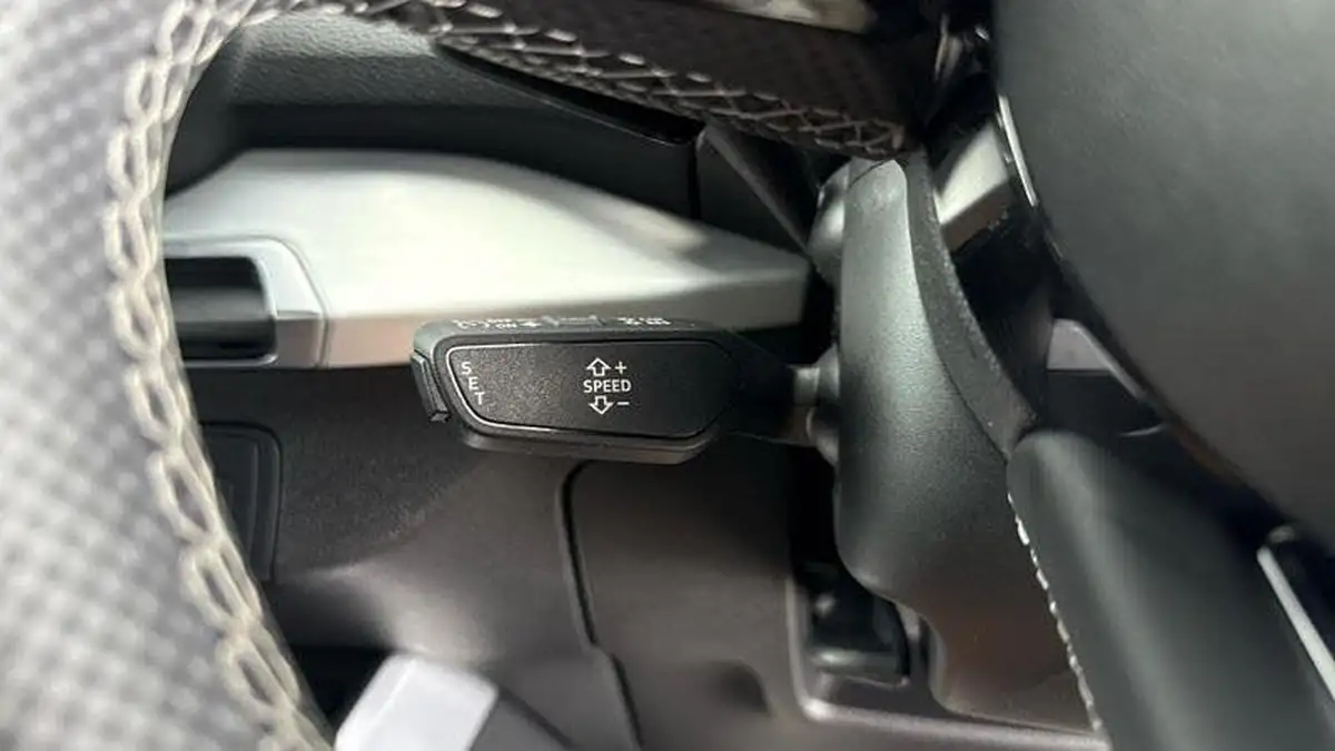 2022-audi-q2-15-35-tfsi-s-line-tronic-big-24