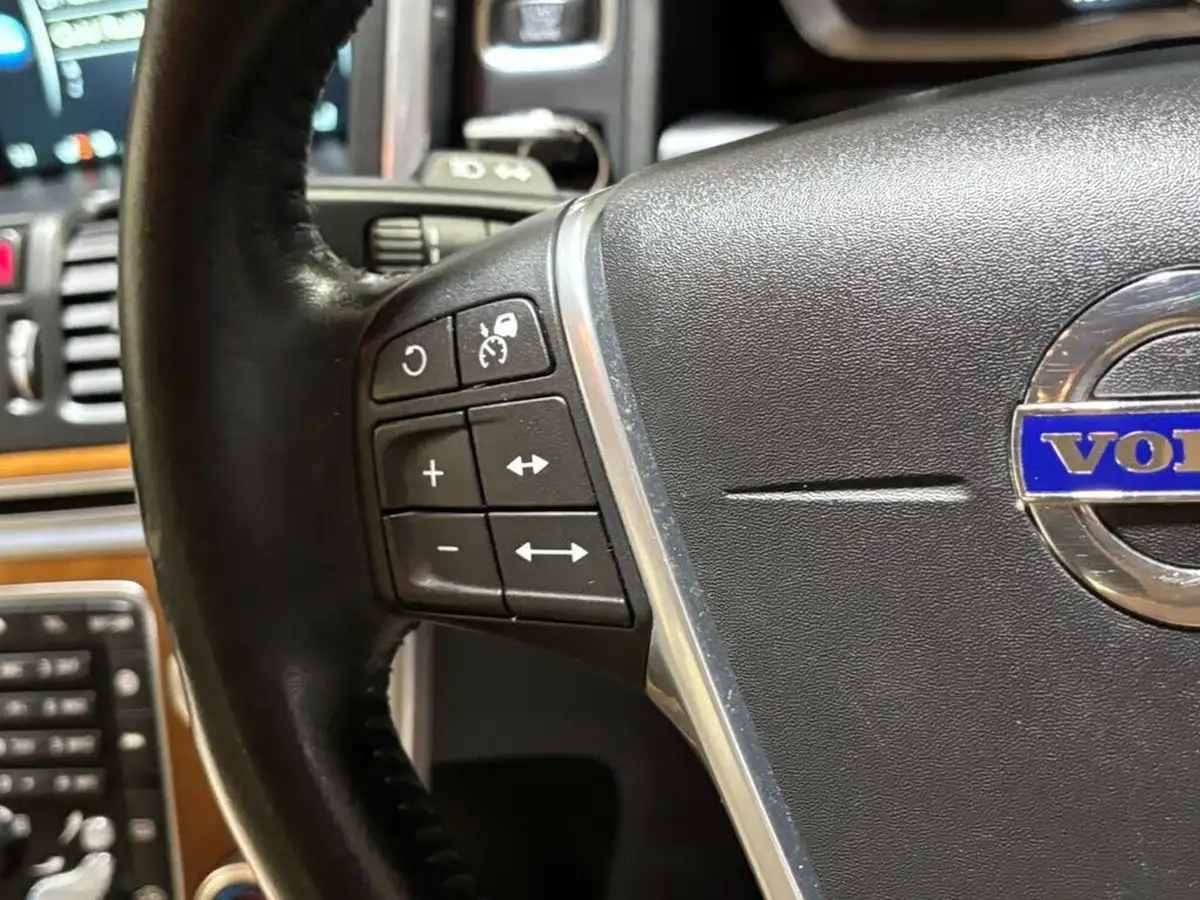 2015-volvo-xc60-20td-d4-se-lux-190bhp-nav-big-21