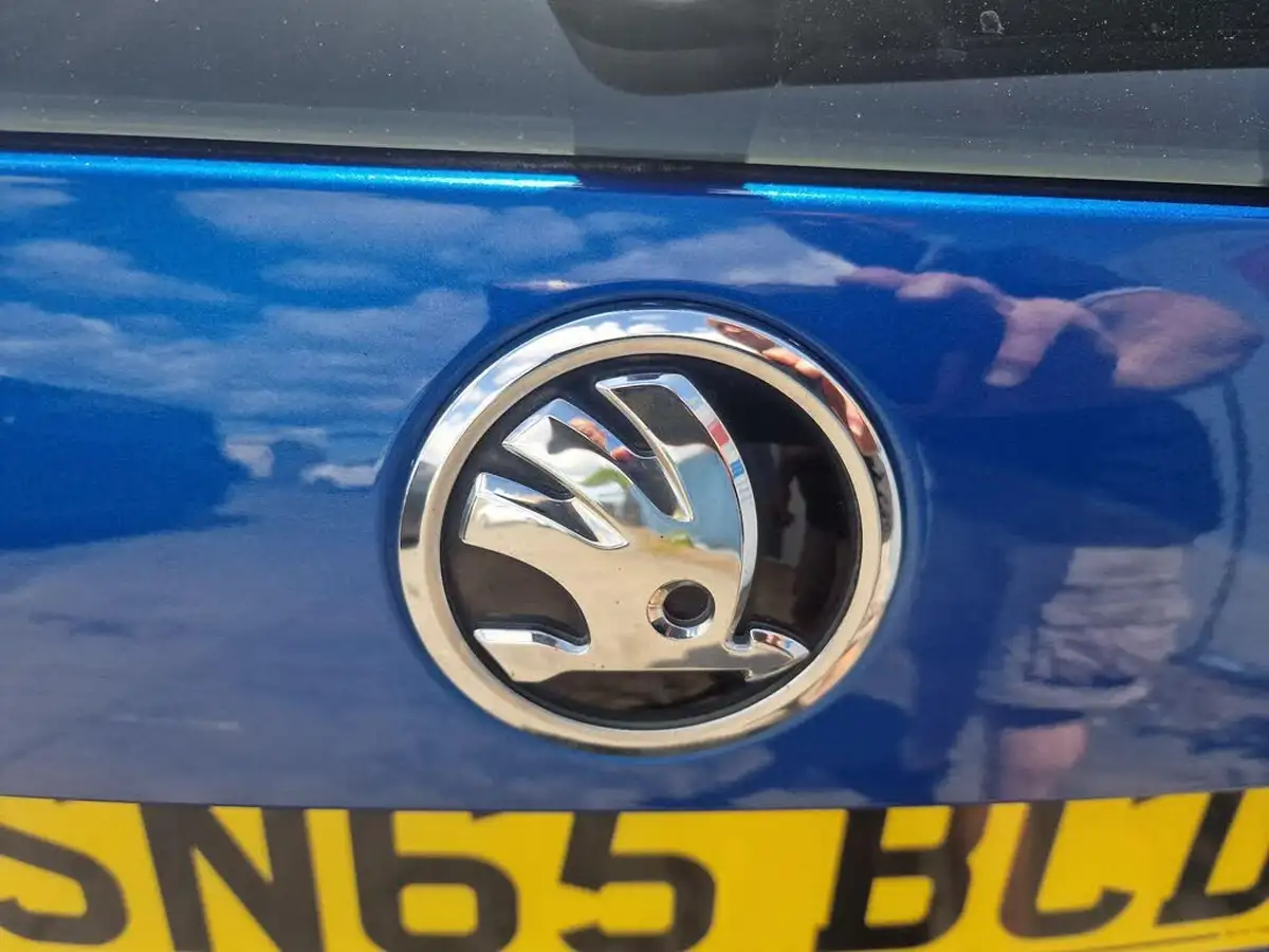 2015-skoda-octavia-20tdi-se-l-estate-big-68