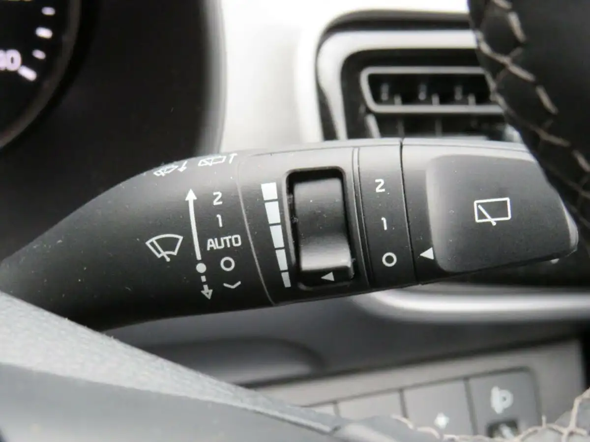 2024-kia-stonic-10-t-gdi-3-98bhp-dct-big-24