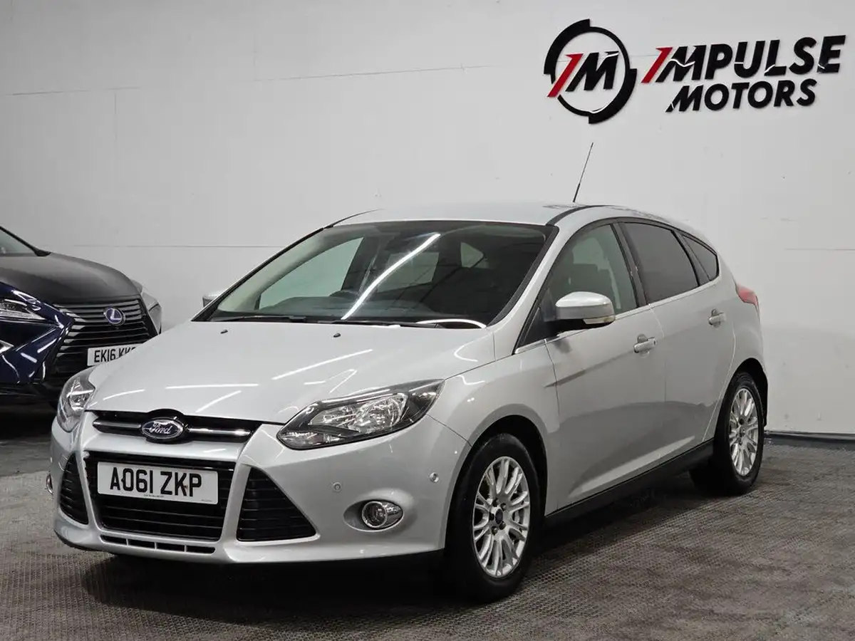 2012-ford-focus-16-titanium-ti-vct-125ps-hatchback-big-4
