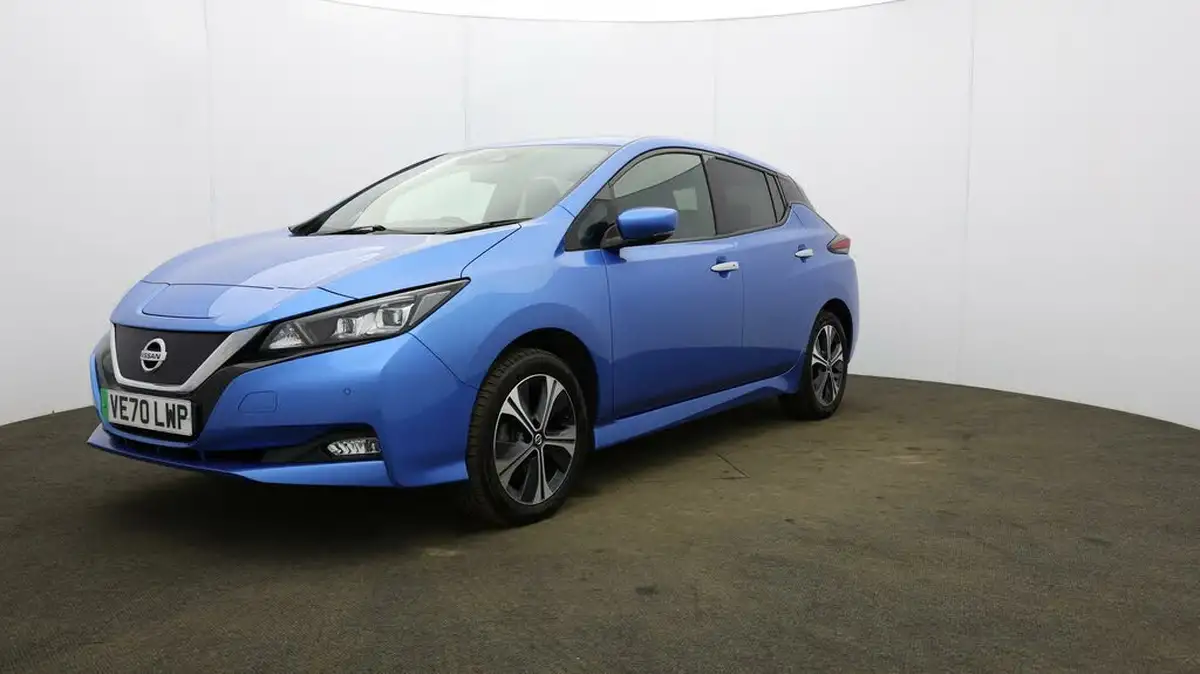 2020-nissan-leaf-e-e-tekna-big-28