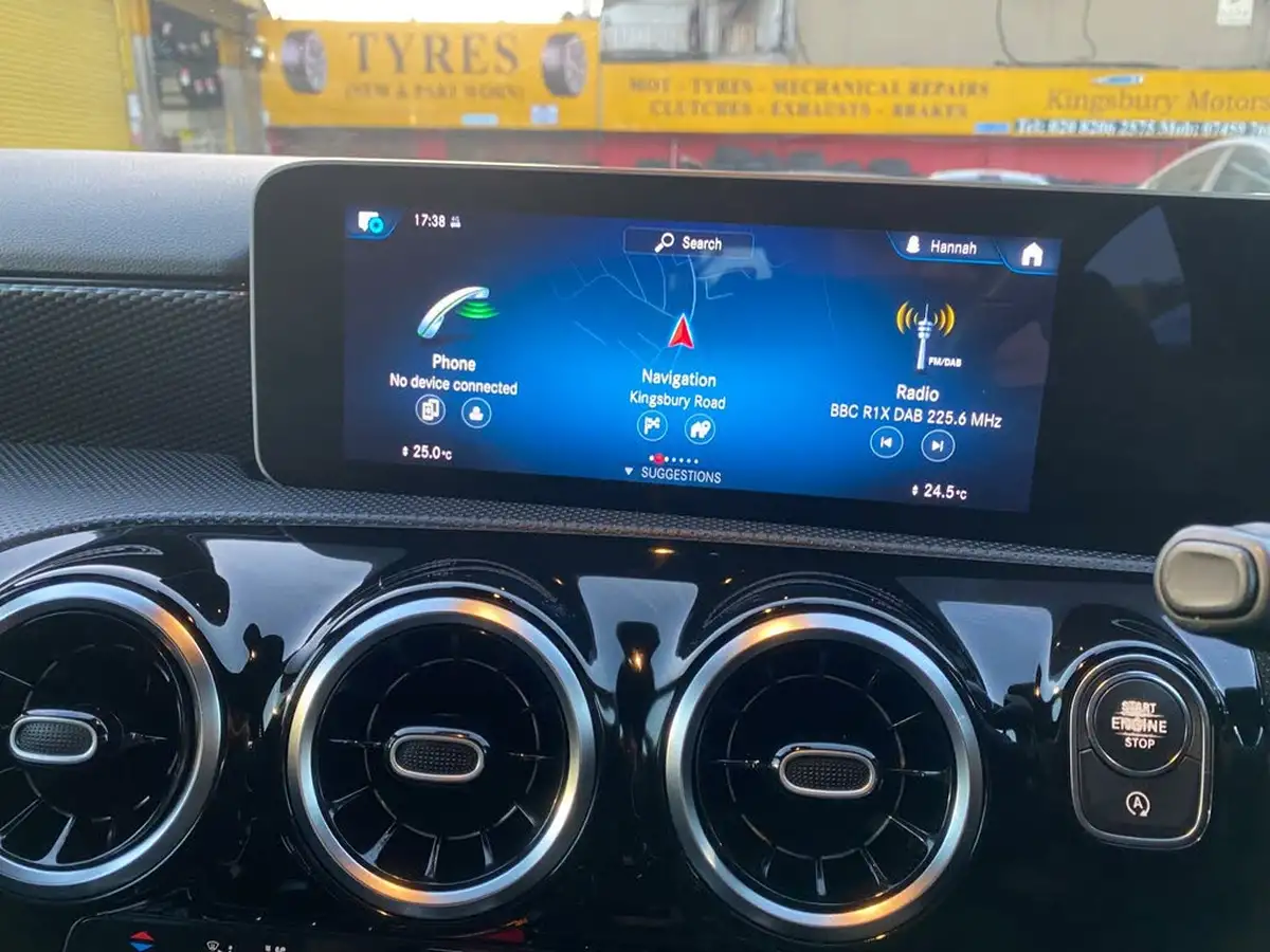 2018-mercedes-benz-a-class-13-a180-sport-executivess-7g-dct-big-18