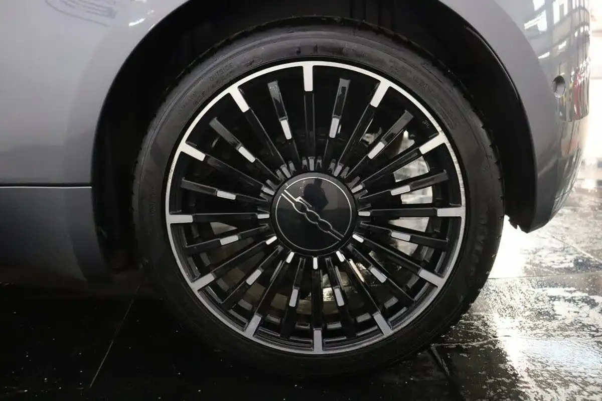 2021-fiat-500-e-la-prima-big-36
