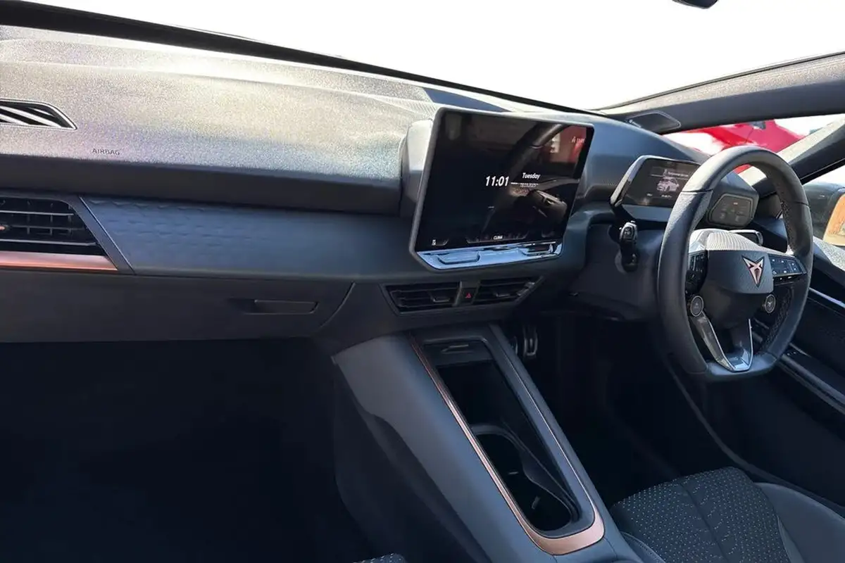 2024-cupra-born-e-vz-big-8