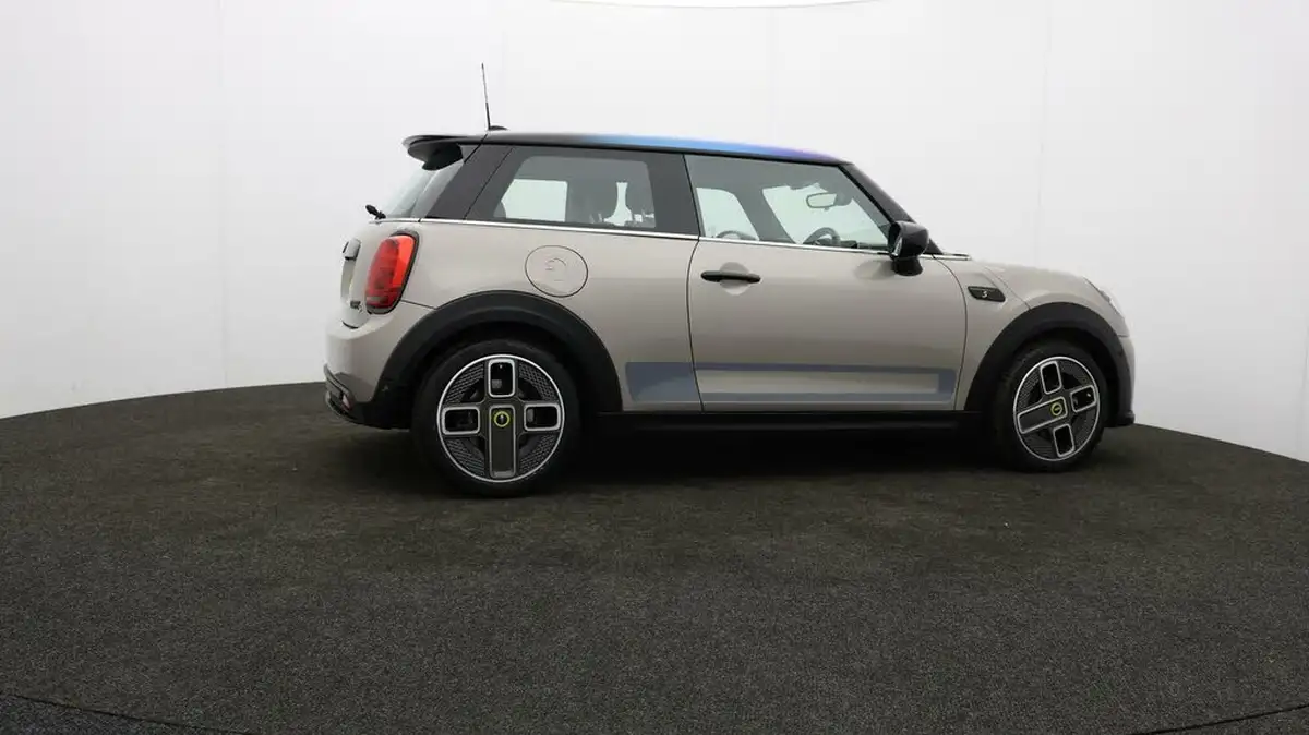 2021-mini-cooper-e-cooper-s-collection-edition-big-36