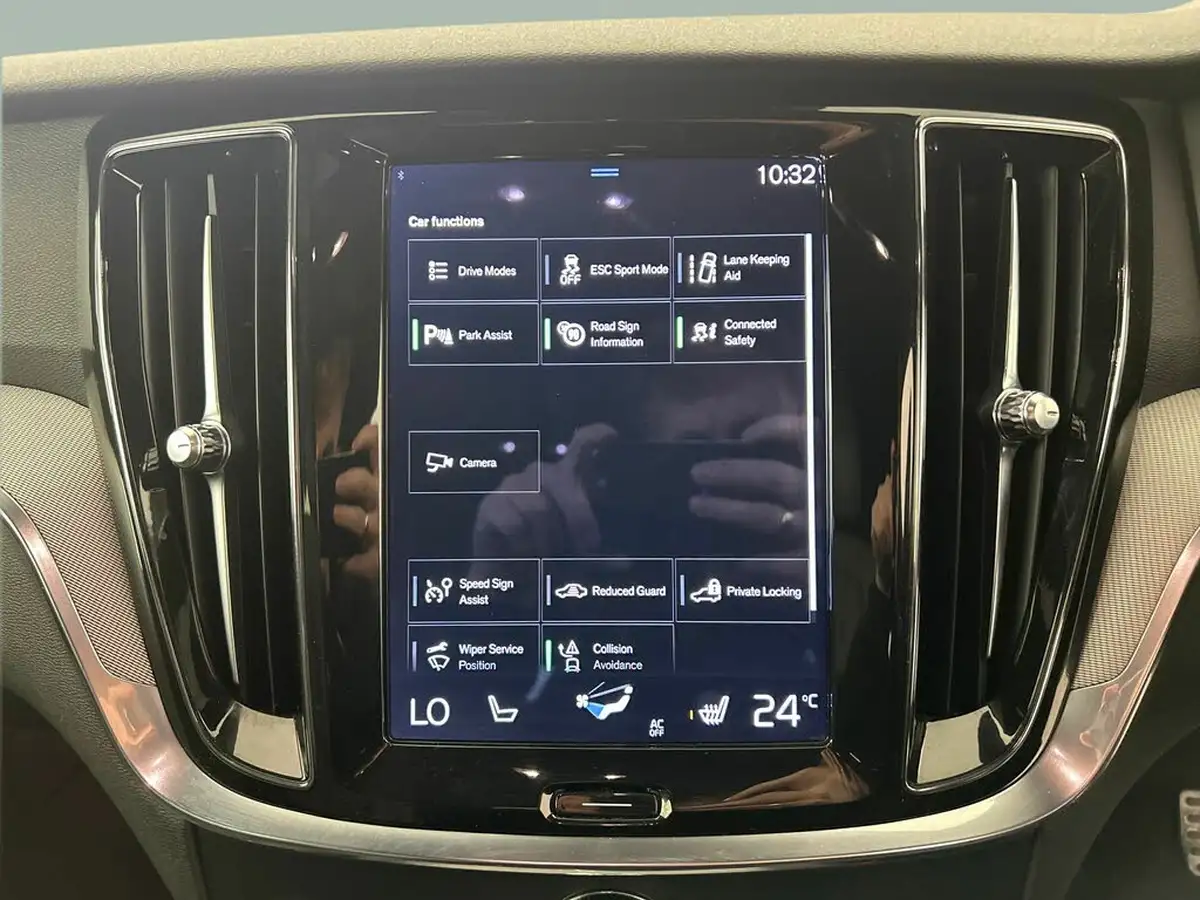 2021-volvo-v60-20td-b4-r-design-big-22
