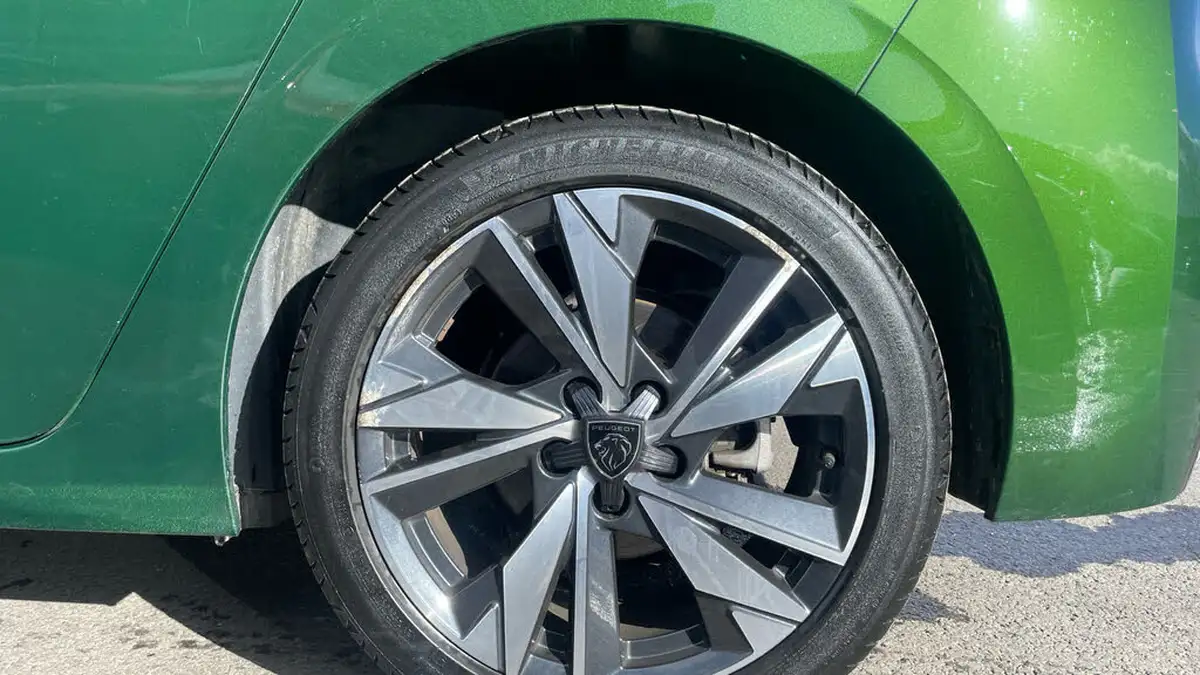2023-peugeot-308-12-puretech-allure-130ps-ss-eat8-big-13