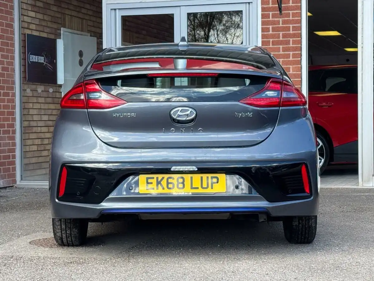 2018-hyundai-ioniq-16-gdi-premium-hybrid-big-4