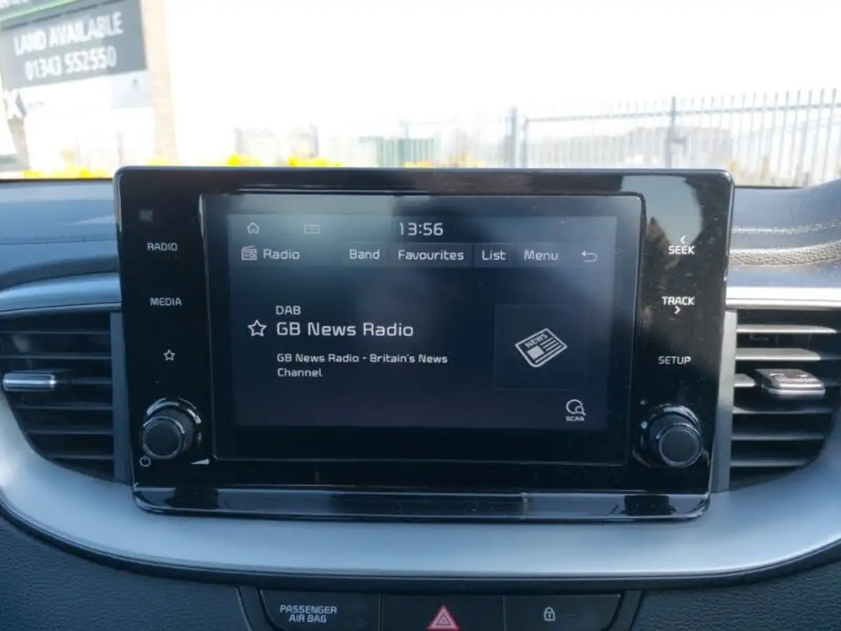 2022-kia-xceed-10-t-gdi-2-big-12