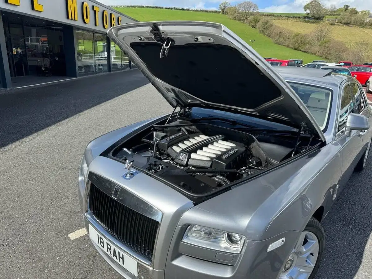 2014-rolls-royce-ghost-66-big-25