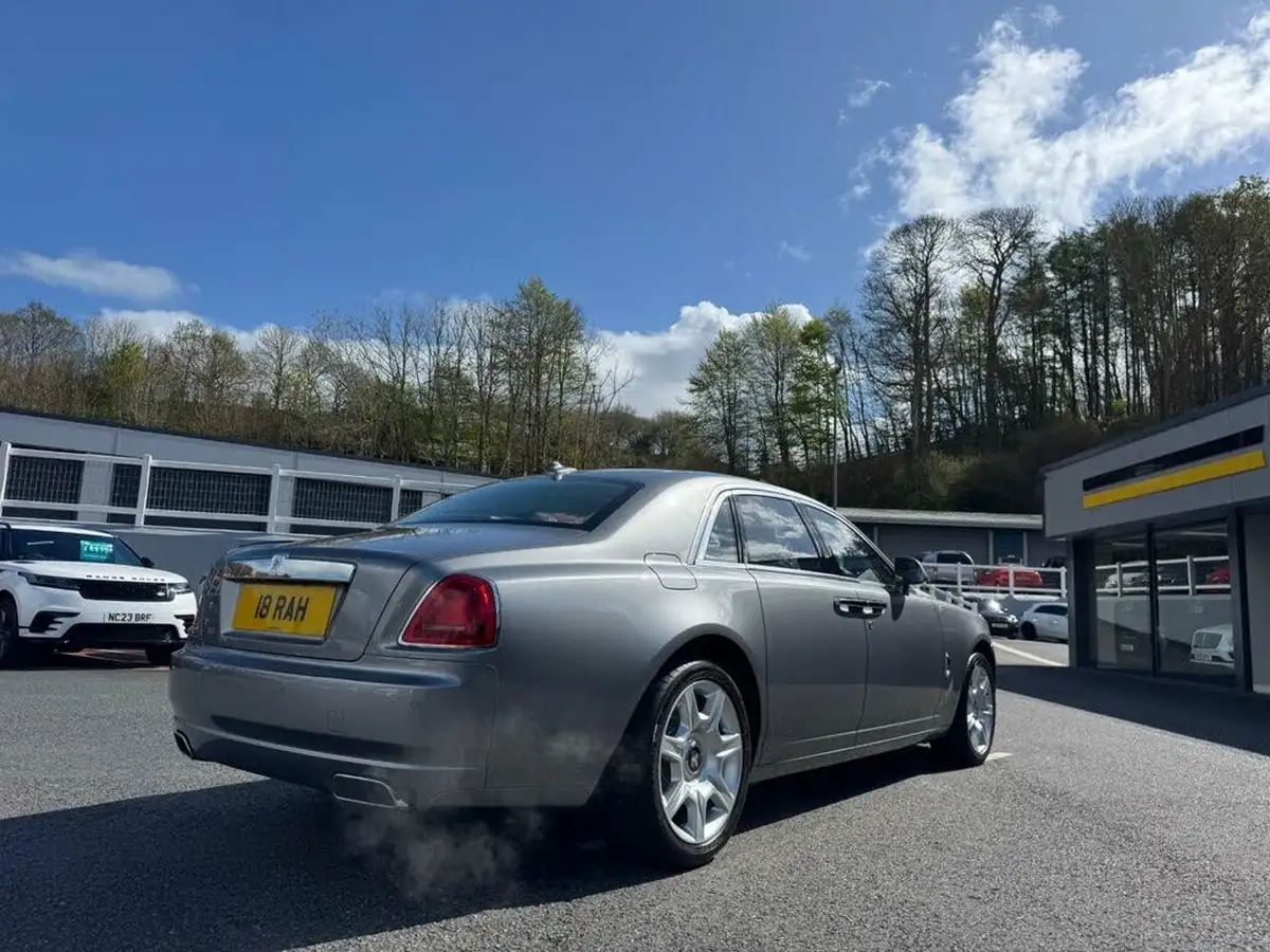 2014-rolls-royce-ghost-66-big-4