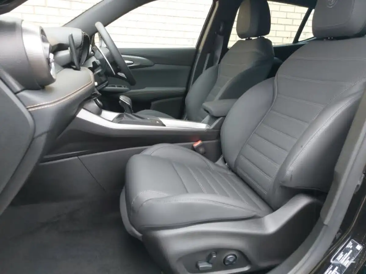 2025-alfa-romeo-tonale-15-veloce-big-4
