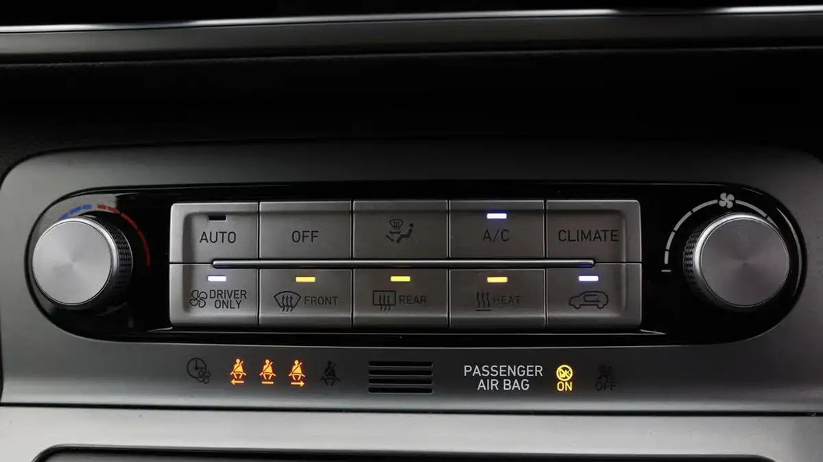 2022-hyundai-kona-e-premium-204ps-64kwh-7kw-obc-big-11
