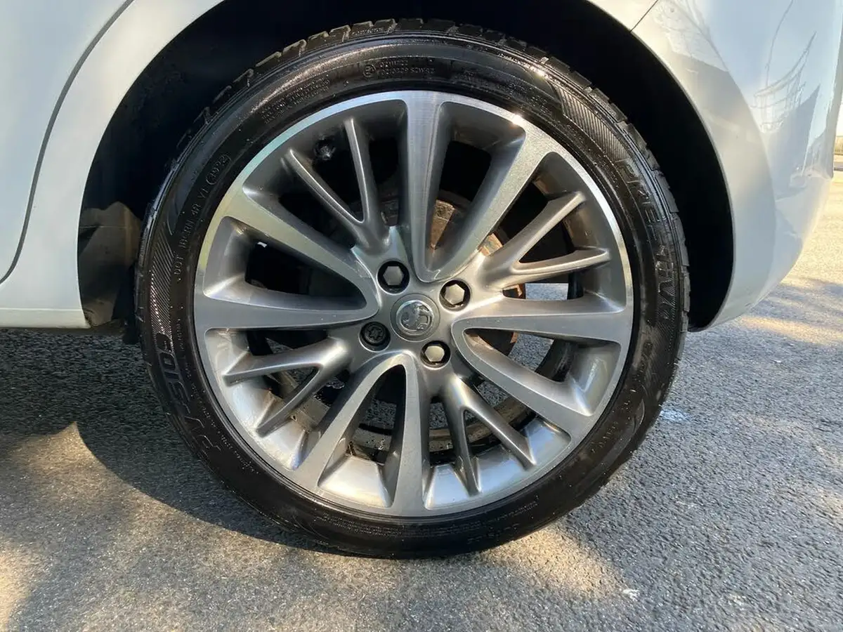 2017-vauxhall-corsa-14i-elite-auto-big-6