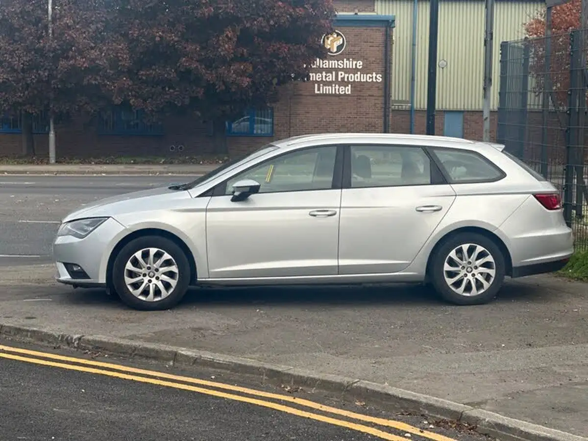 2014-seat-leon-16tdi-se-tech-pack-cr-105ps-ss-sports-tourer-5d-big-12