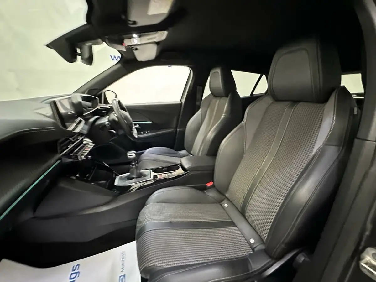 2022-peugeot-2008-suv-12-puretech-gt-big-26