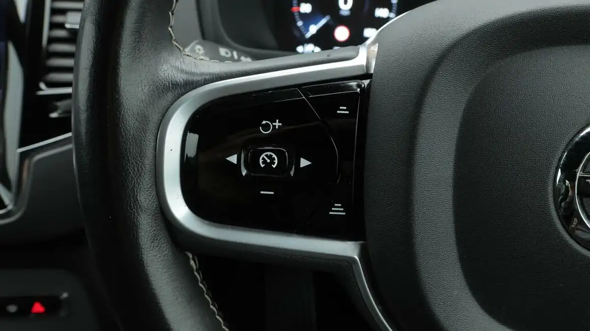 2021-volvo-xc90-20-t8-r-design-390bhp-big-26