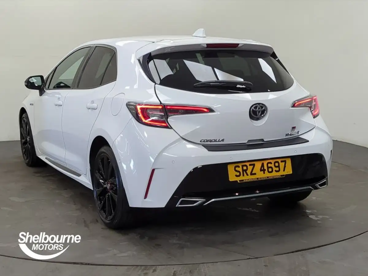 2021-toyota-corolla-18-vvt-i-gr-sport-trk-hatchback-big-1
