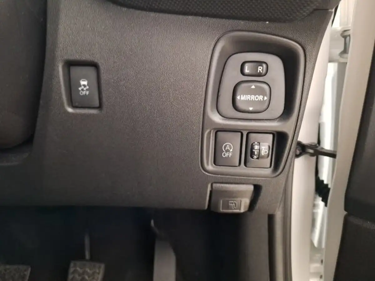 2021-citroen-c1-10-vti-shine-5d-big-17