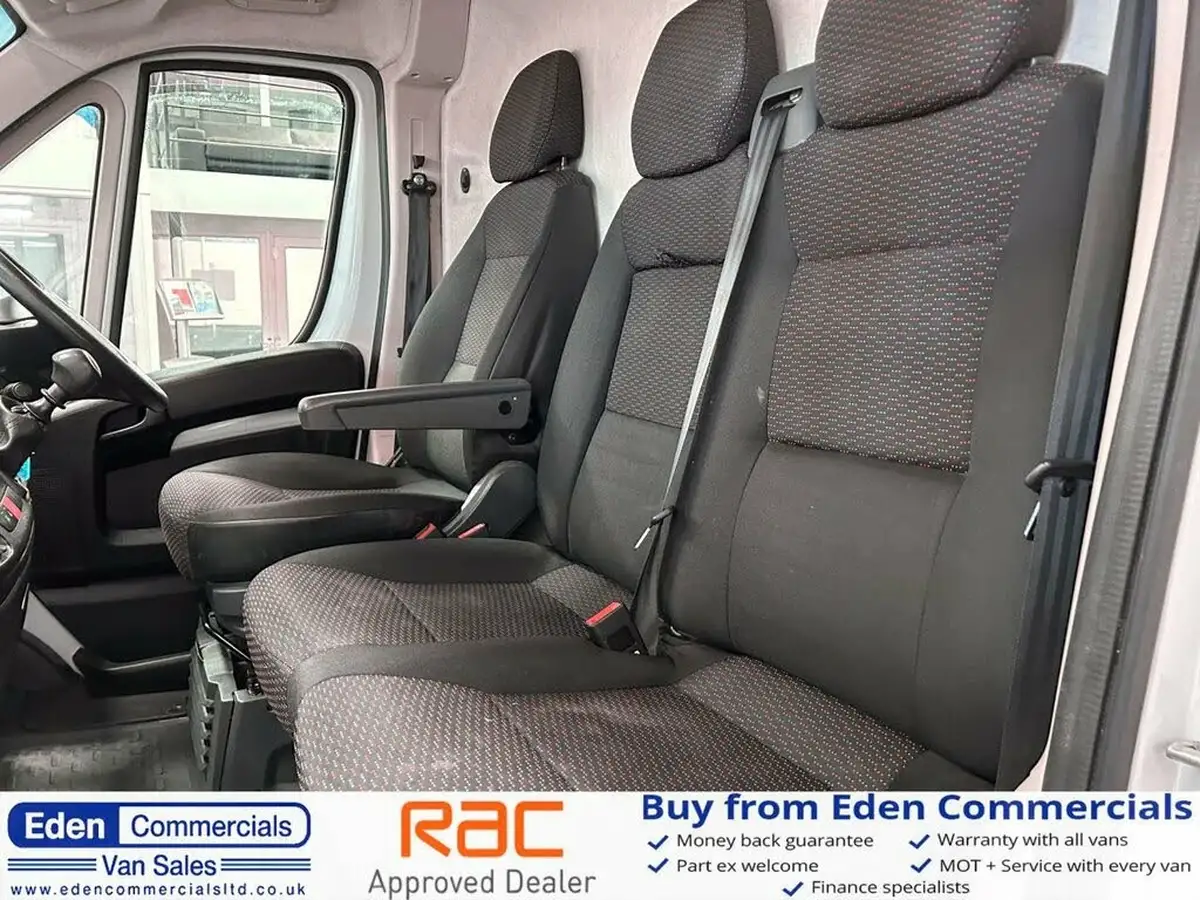 2022-citroen-relay-22bluehdi-35-l3h2-enterprise-panel-big-5