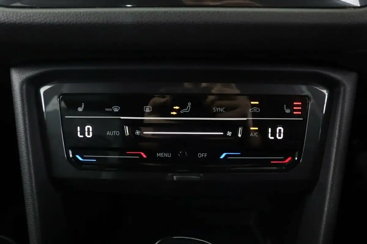 2022-volkswagen-tiguan-allspace-15-tsi-r-line-big-19