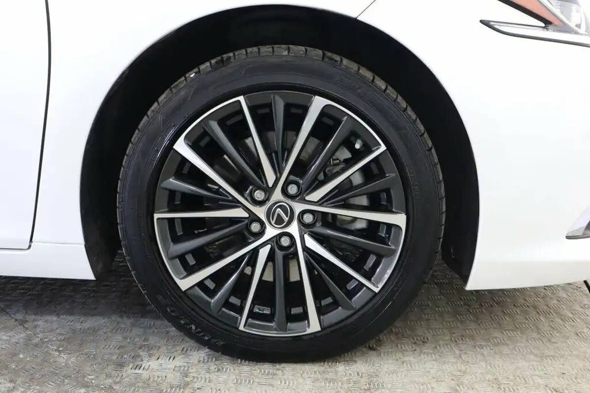 2024-lexus-es-300h-big-28